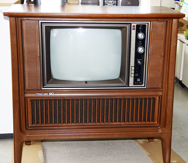 ◇1970年代レトロなブラウン管カラーテレビナショナル「TH20-A15」が